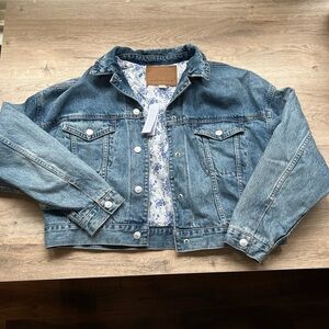American Eagle crop blue denim jacket with floral lining